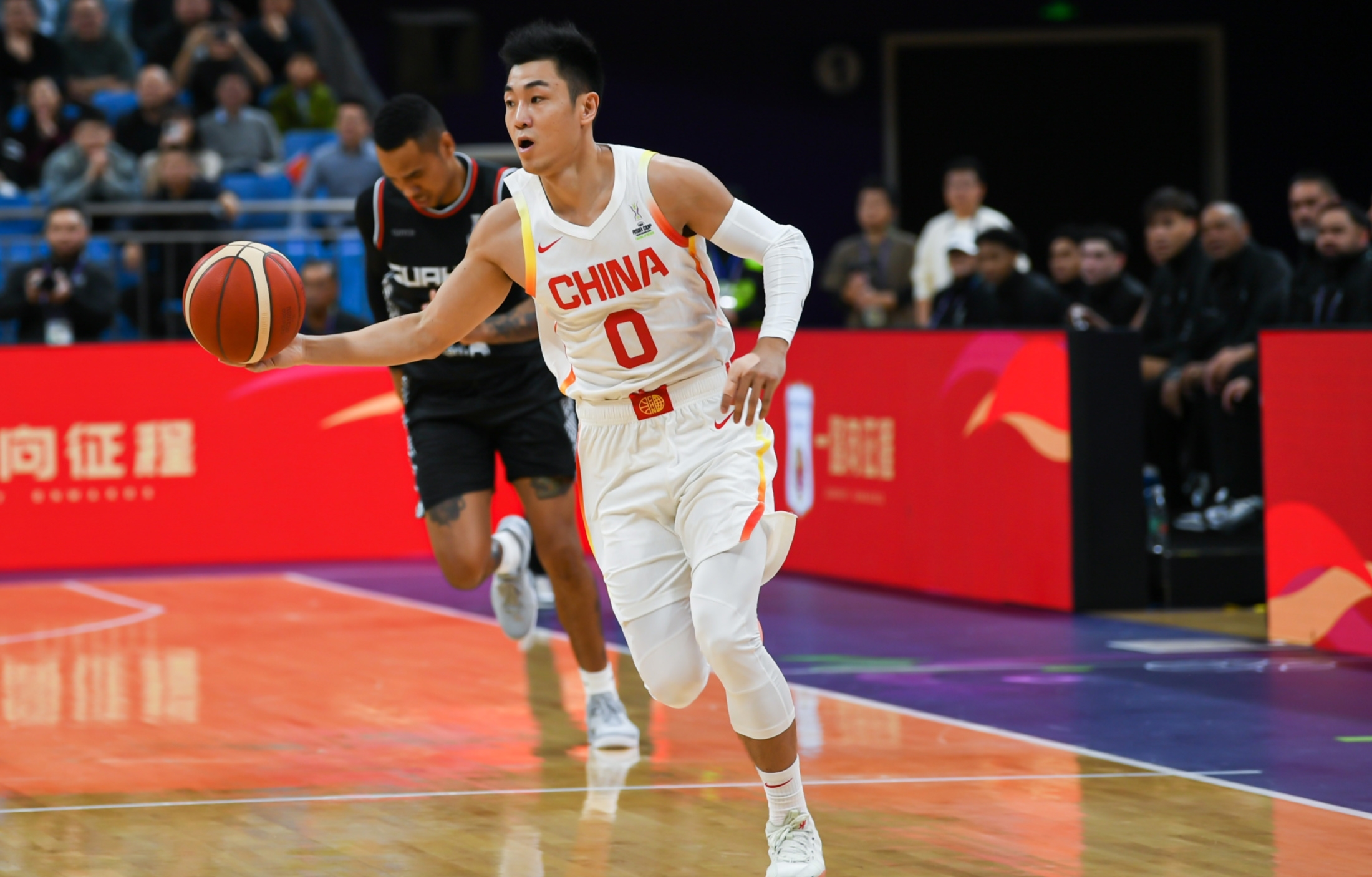 全运会次回合激情夜！爱德华兹里突外投，辽宁男篮血战马德里竞技的简单介绍